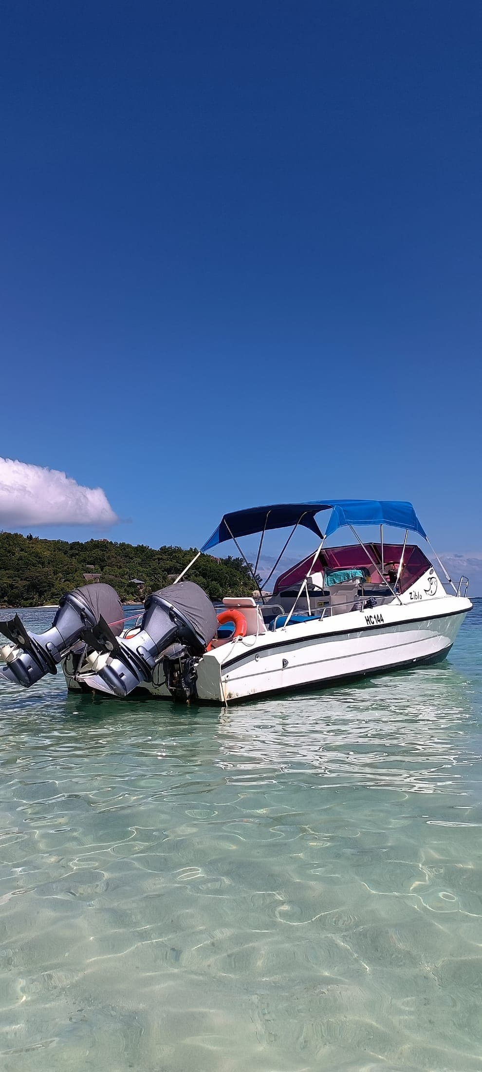 Ziblo Boat Charter guests in Seychelles — photo 13